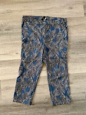 Jules & Leopold Leaf Patterned Capris